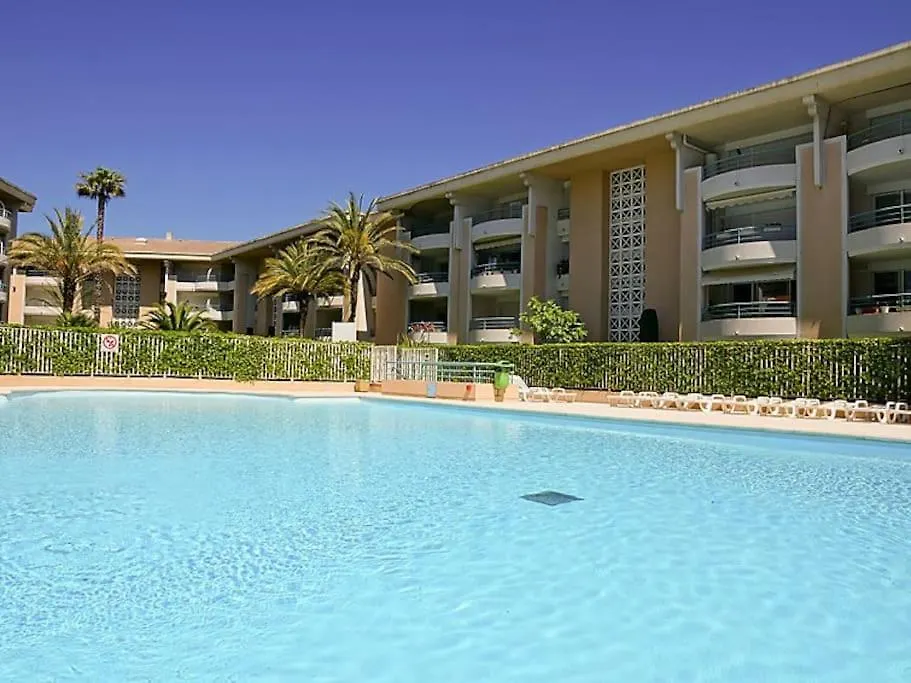 Superbe *Port Frejus*Piscine*Lumineux* 5 Personnes Apartment  Frejus